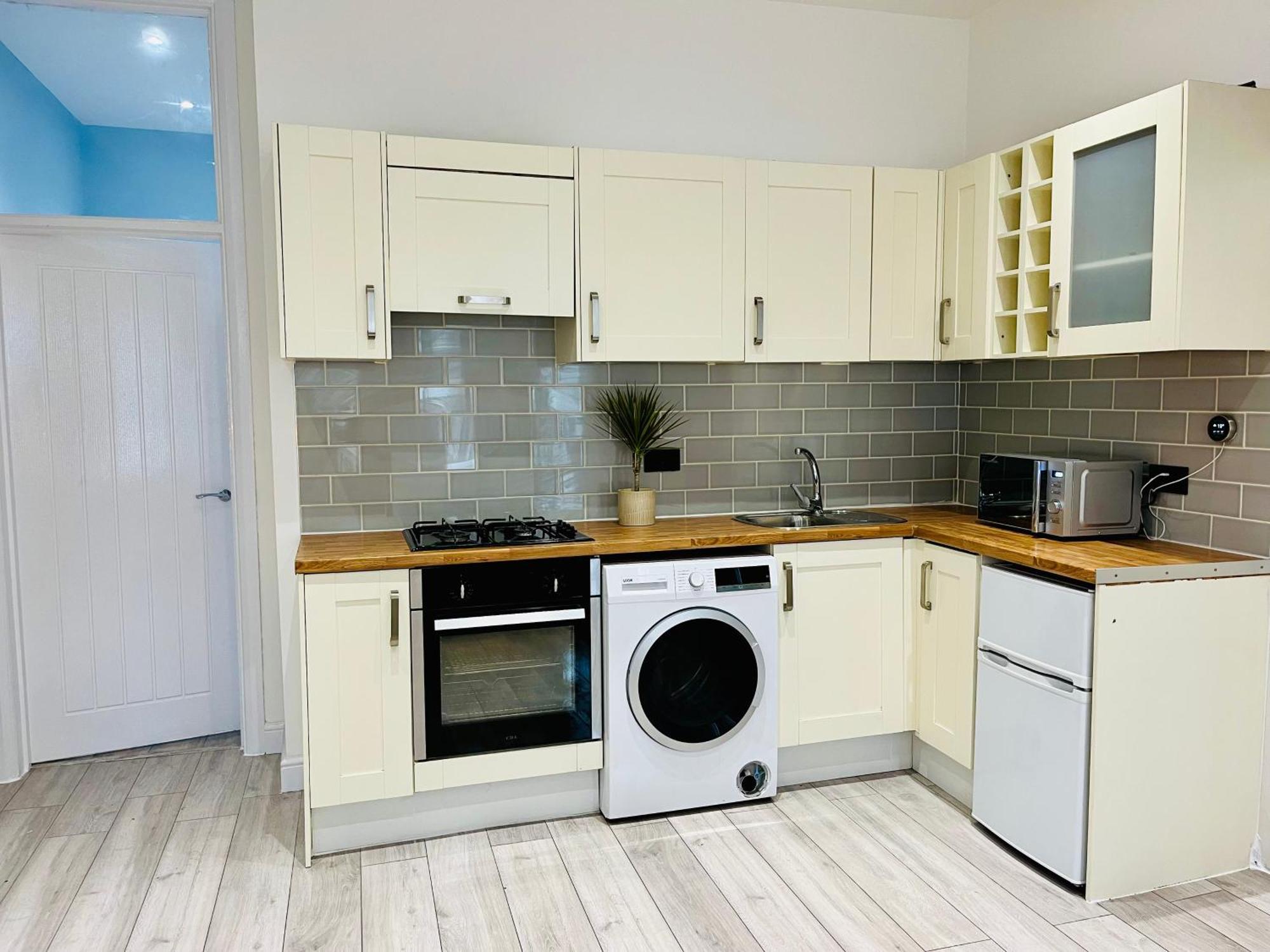 Modern Flat With Garden- 10Min Uber To Harry Potter Studios ワトフォード エクステリア 写真